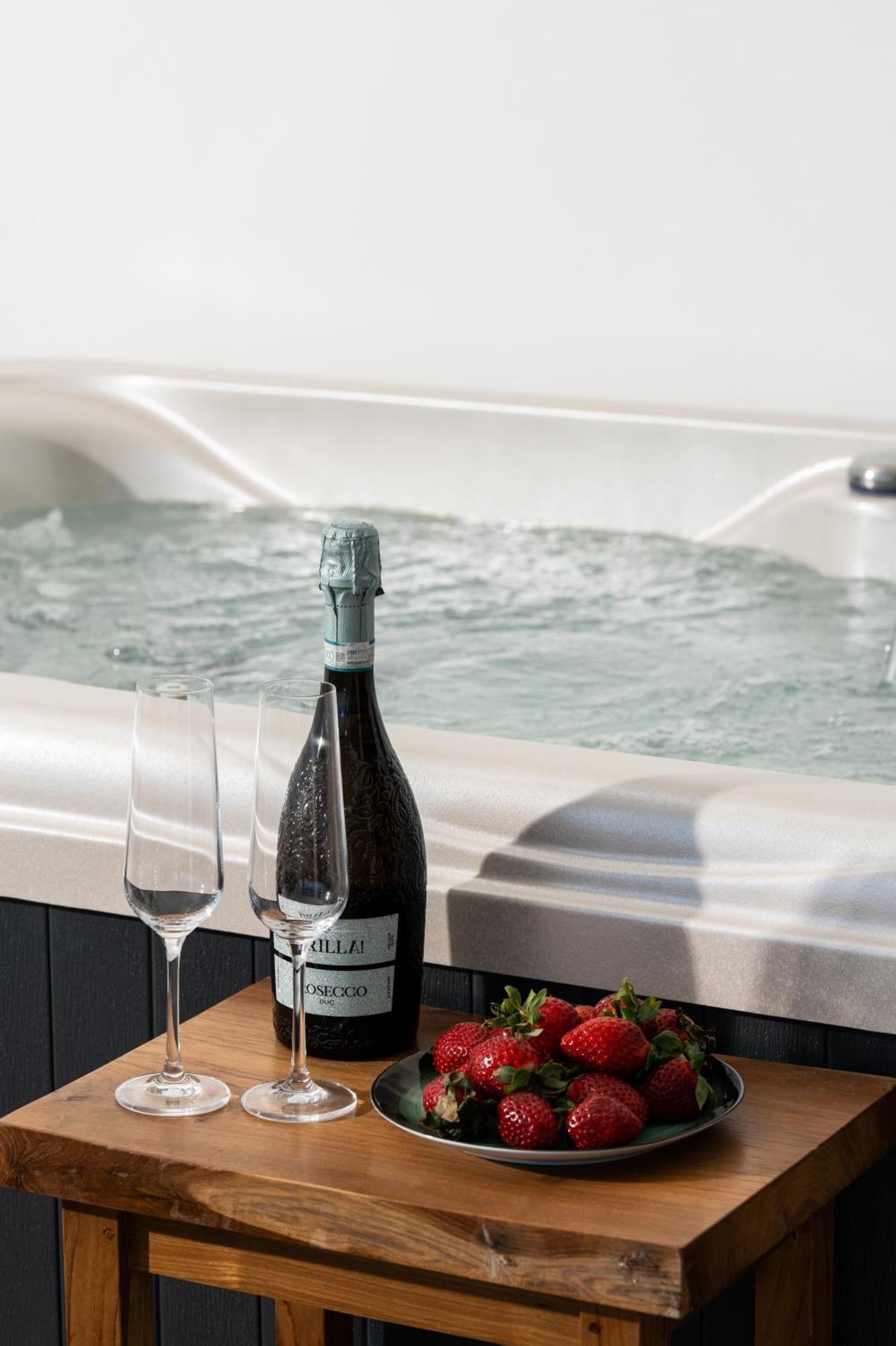 Appartamento Secret View Apartment, With Private Jacuzzi *